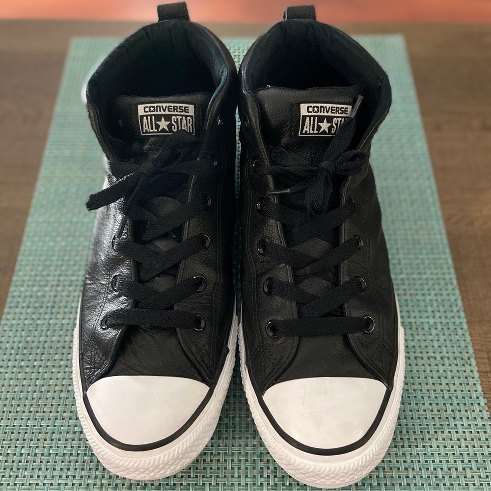 Sz 10.5 Black Leather Converse All Stars